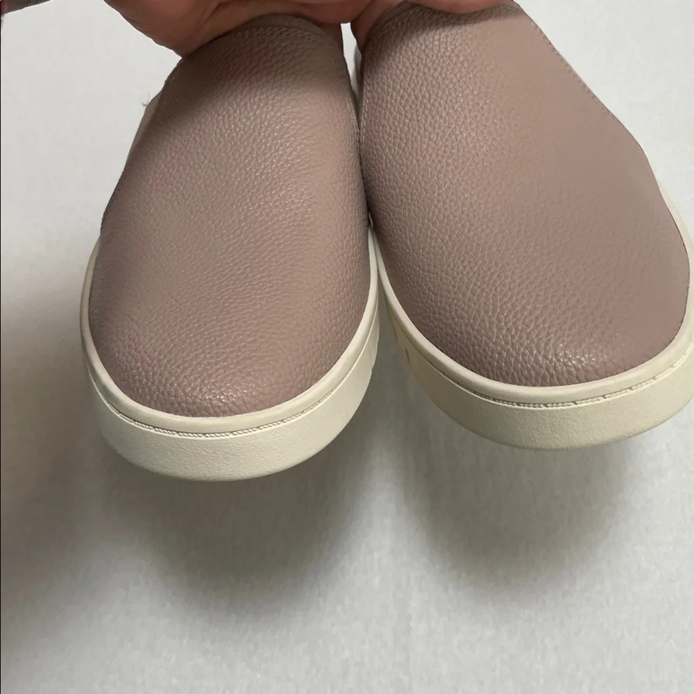 Vionic Cambria Slip On Sneakers in Magnolia Dusk